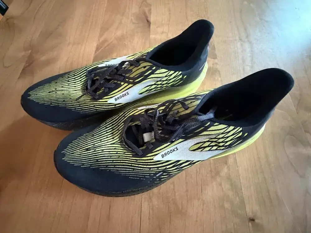 Brooks Hyperion Max Men's Road Running Shoes in Black/Blazing Yellow